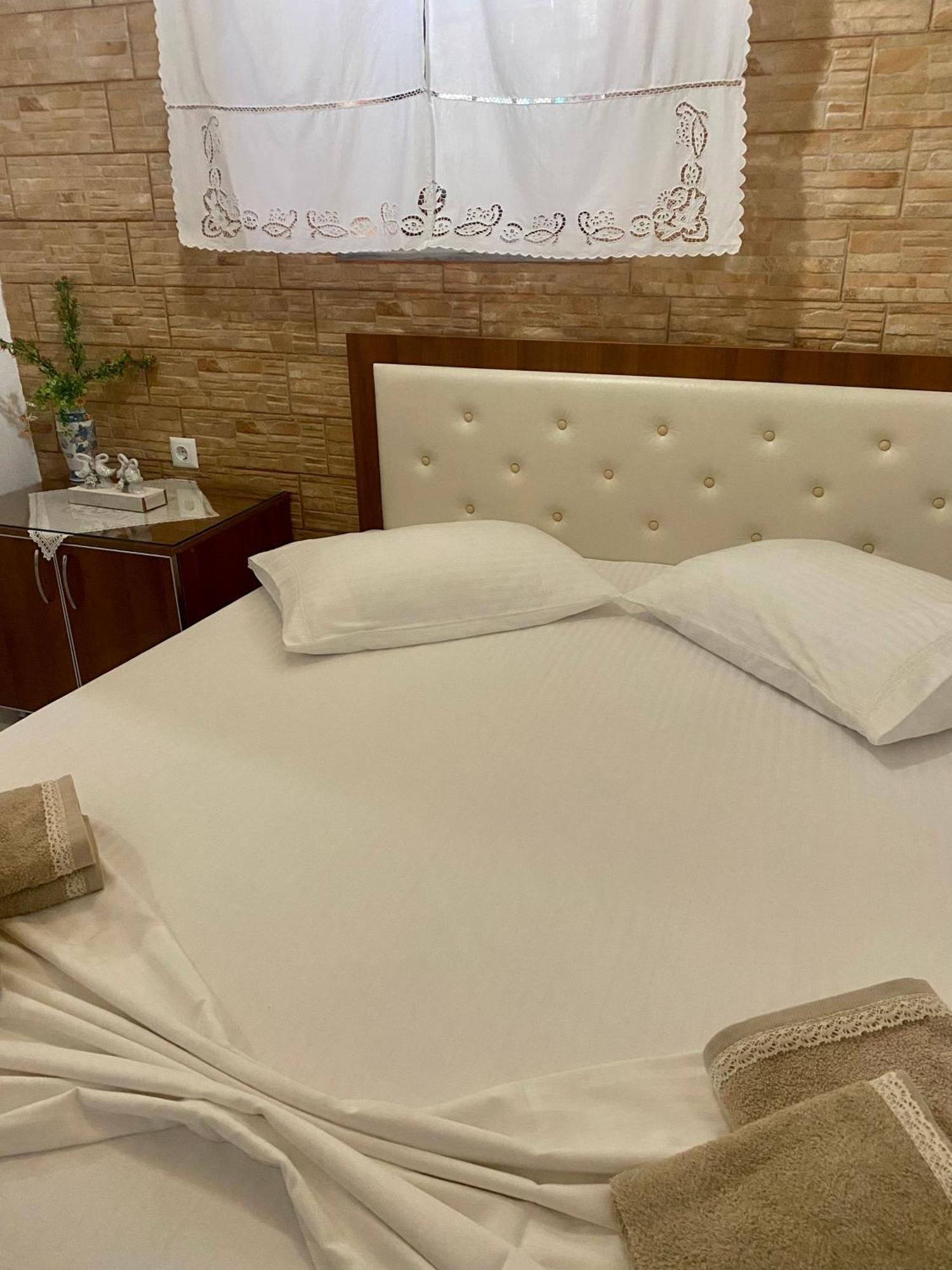 Panoramic View Guest House Gjirokaster Bagian luar foto
