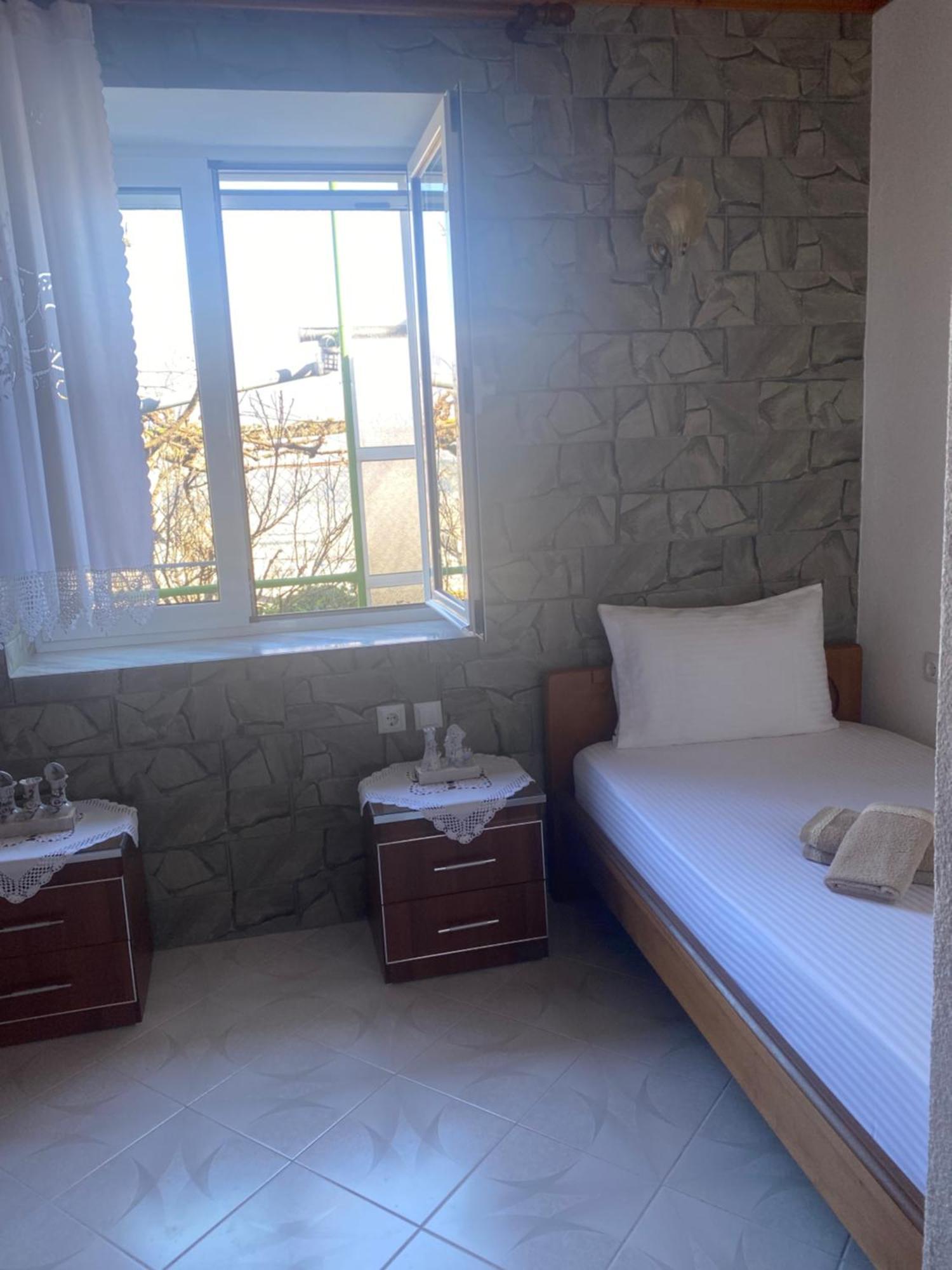 Panoramic View Guest House Gjirokaster Bagian luar foto