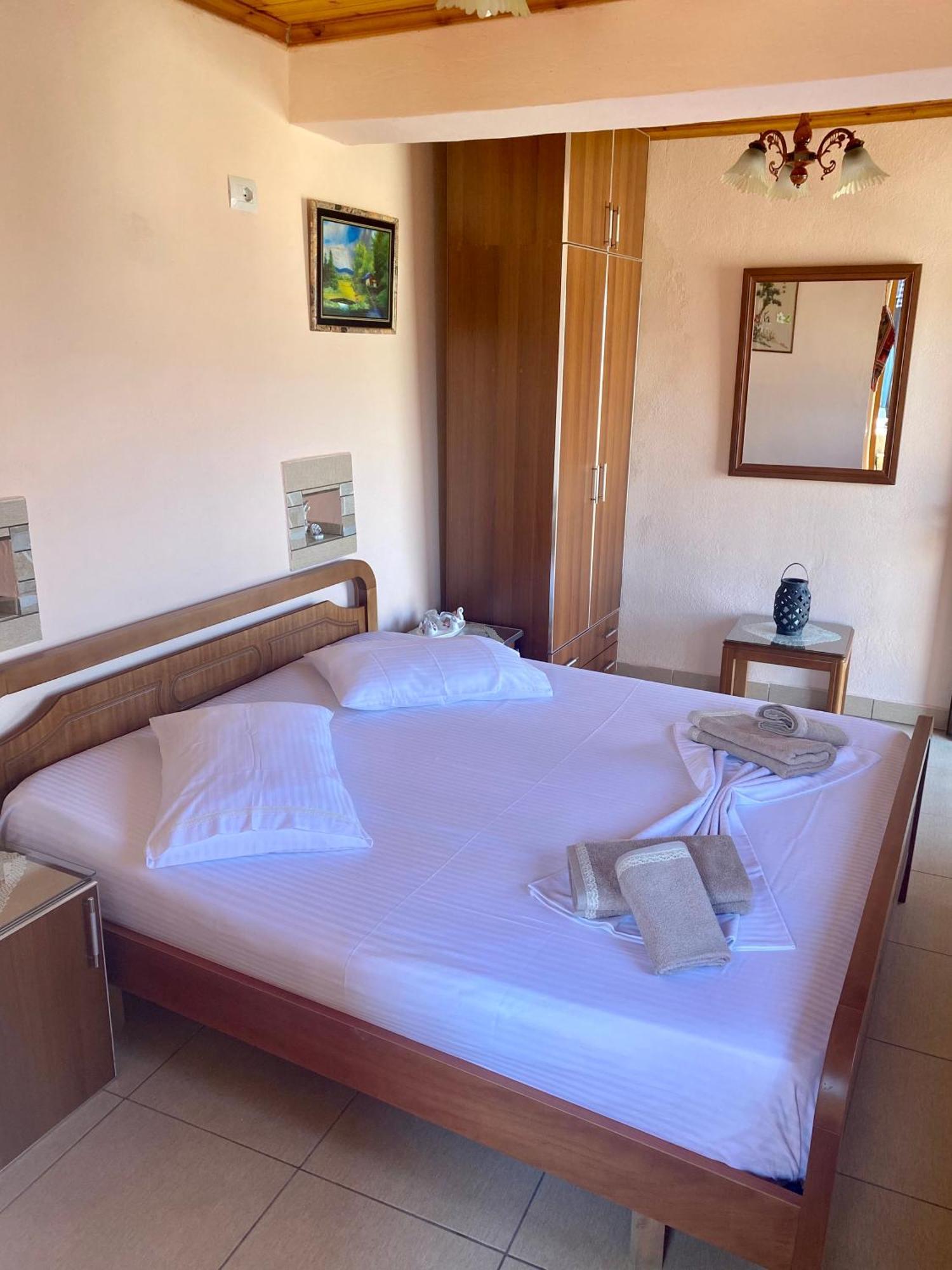 Panoramic View Guest House Gjirokaster Bagian luar foto