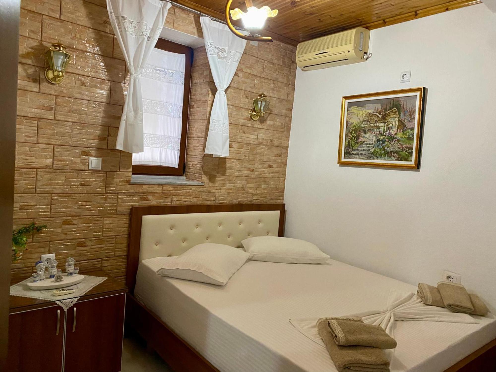 Panoramic View Guest House Gjirokaster Bagian luar foto