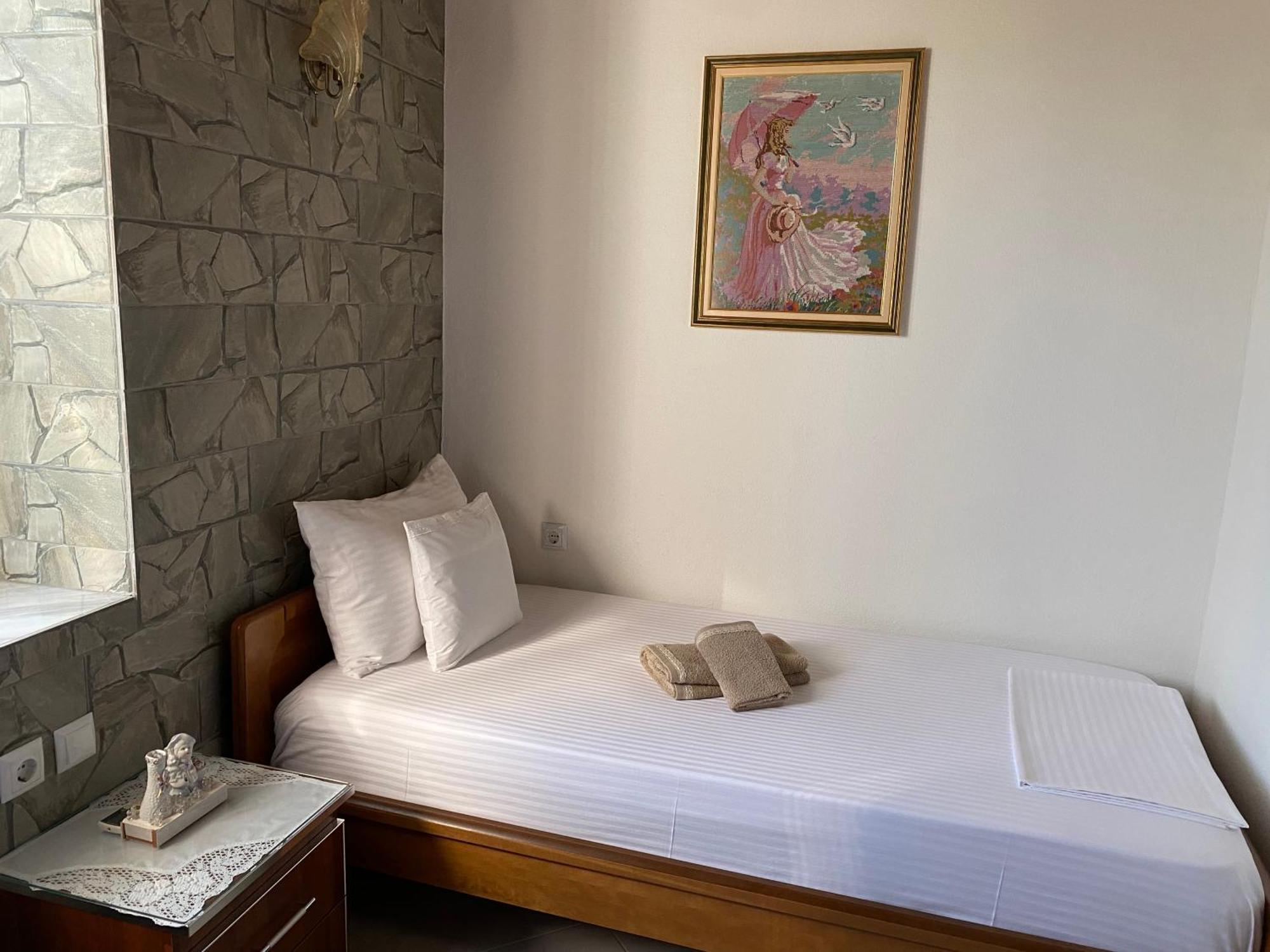 Panoramic View Guest House Gjirokaster Bagian luar foto